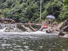 -安吉龙王山峡谷漂流