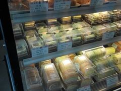 -红宝石·鲜奶小方·海派西点房(南丹店)