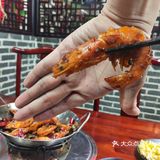 烧烤、火锅、香辣虾全都有！