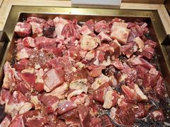 秘制牛肉粒-姜胖胖首尔自助烤肉·蒸汽海鲜大排档(国瑞中心店)
