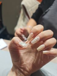 -艾珂·美甲美睫