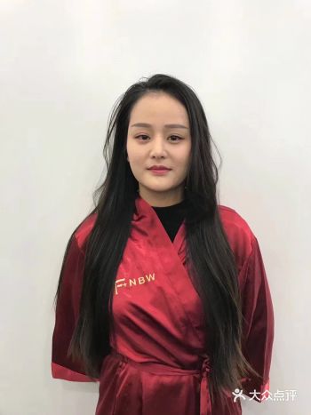 特色推荐：烫头发一直都在F  这款春夏款烫发适合喜欢