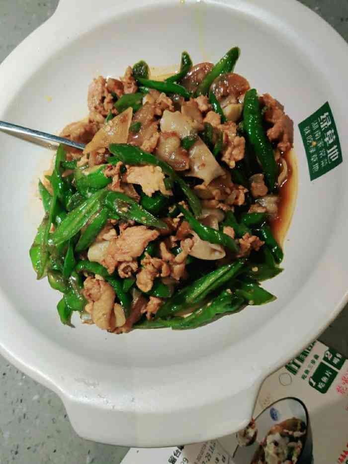 绿草地·湖南家常菜(鑫都一店)-"比较地道的湖南餐馆,口味偏辣偏咸