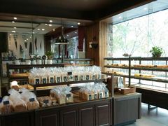 面包甜点陈列柜-红跑车蛋糕世界(清江路店)