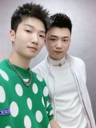 -诗悦发型烫染SALON