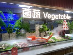 -四囍码头海鲜烧烤自助火锅(外滩南京东路悦荟广场店)