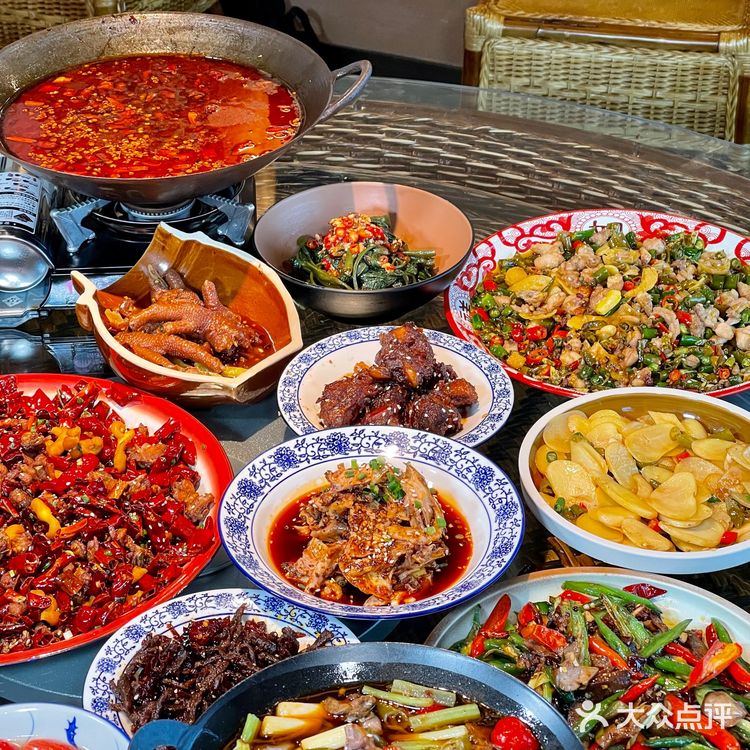 重庆江湖菜02打卡重庆汇集了38个区县特色菜的川菜馆