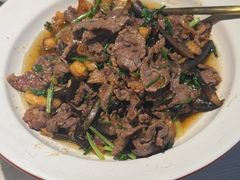 鹿茸菌煸炒肉片-九毛九西北菜(百信广场店)