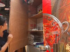 -憨孃孃·重庆老火锅(红山黑金店)