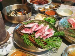 -草家酱蟹炭火烤肉店(珲春南路一店)