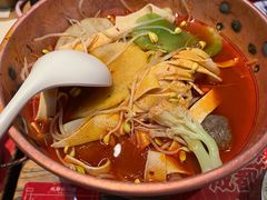 -成都你六姐·牛肉冒菜(上海环宇荟店)