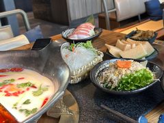 -湊湊火锅·茶憩(南京东路悦荟店)