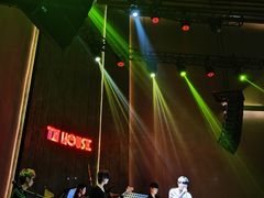 -TZ House音乐现场(来福士中心店)