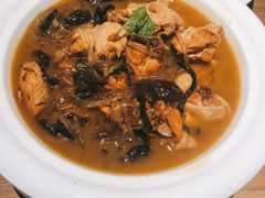 小鸡炖蘑菇-上关雪東北菜(中房金谊店)