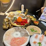 成都首家黑金火锅店❗️在吧台上吃火锅什么体验❓