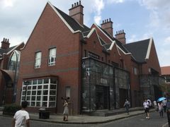 -钟书阁(松江泰晤士小镇店)