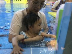 -澳优国际亲子游泳早教俱乐部(人和天地店)