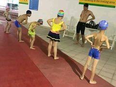 -领晟体育蓝天花园室内游泳馆