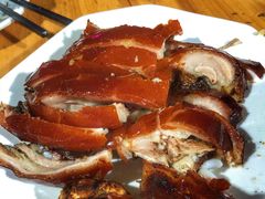 -黄记四更烤乳猪店