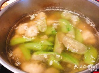 丝瓜吃不够，做成丸子汤也喜欢