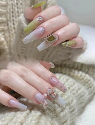 -VIVI BEAUTY  美甲美睫皮肤管理中心