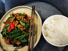 黑鸡枞菌炒肉-渔语鱼酸菜鱼新川菜(来福士店)
