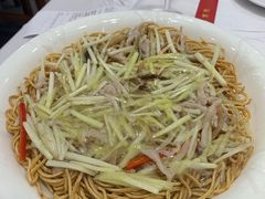 韭黄肉丝两面黄-老人和饭店(淮海中路店)
