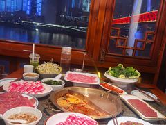 -小天鹅火锅·一线江景洪鼎旗舰店(洪崖洞店)
