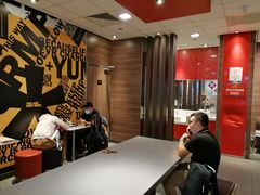 -麦当劳(汉口火车站候车室店)