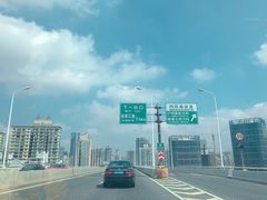 -瑞尔齿科(南京东路名人诊所)