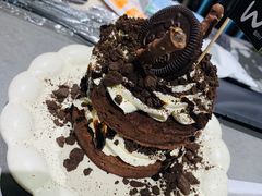 -W COLLECTIVE  DESSERT SHOP