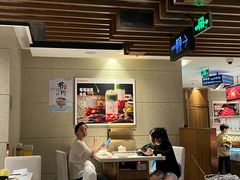 -海底捞火锅鲜切牛肉主题店(长寿路店)