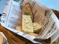 法棍切片和香草包-Wei菋·Le Bistrot