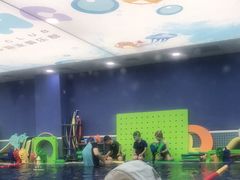 -龙格亲子游泳·水育早教运动中心(绿宝中心)