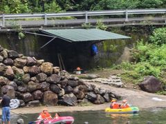 -安吉龙王山峡谷漂流