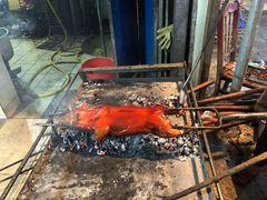 -黄记四更烤乳猪店