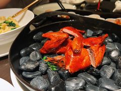 火焰玻璃脆皮乳鸽-甄御•海鲜新青岛菜(麦岛店)