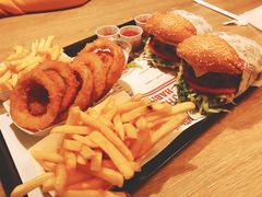 洋葱圈-The Habit Burger Grill 哈比特汉堡(复兴soho店)