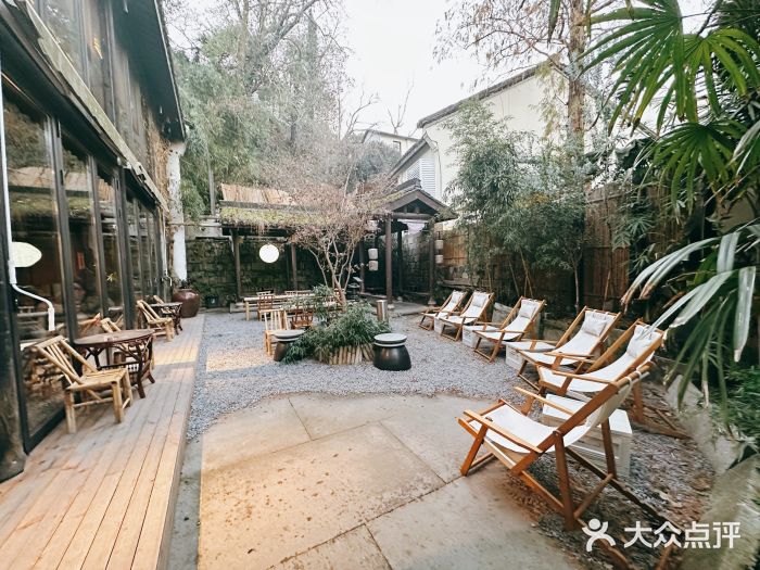 Metal hands·铁手咖啡图片