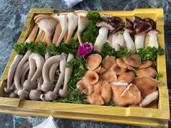 -慢丽江·云南野生菌土鸡锅(西山店)