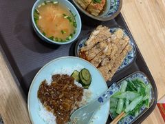 -巷仔内·台湾卤肉饭(七宝店)