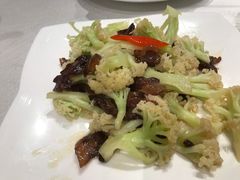 花菜炒腊肉-品泉餐厅·大盆鱼·走地鸡