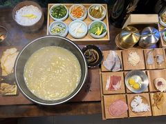 -银米·云南传统过桥米线(双廊黑金冠店)