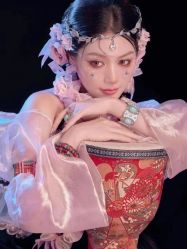 -蒙娜丽莎婚纱摄影(鲁邦店)