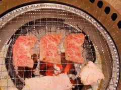 -山川小町·极番烧肉(新地假日广场店)