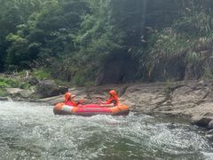 -天台雷峰十里峡谷漂流