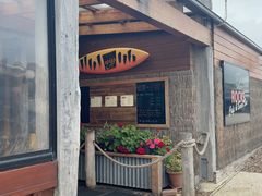 -12 Rocks Beach Bar Cafe