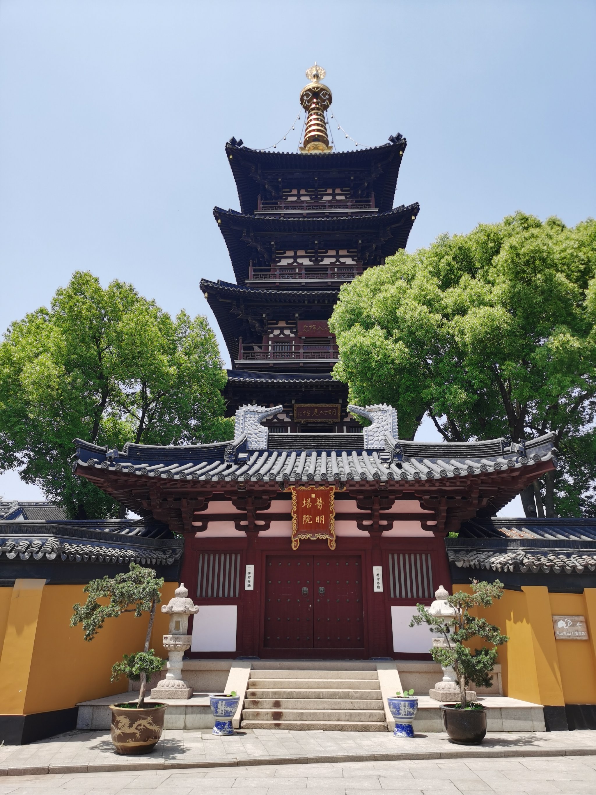 玉林龟山公园寒山寺图片