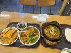 -丽丽三鲜螺蛳粉(田林路店)