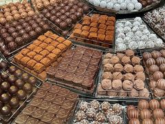 -Laderach 莱德拉(上海环贸iapm店)